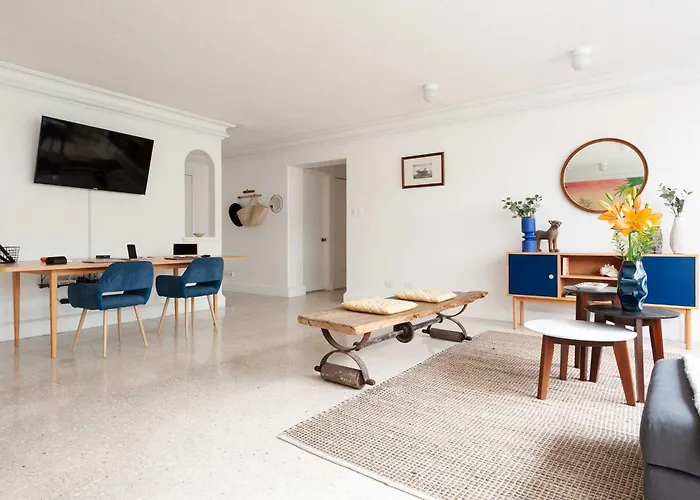 "the Palms Apartment" 4 Bedroom Remote Workers Paradise *