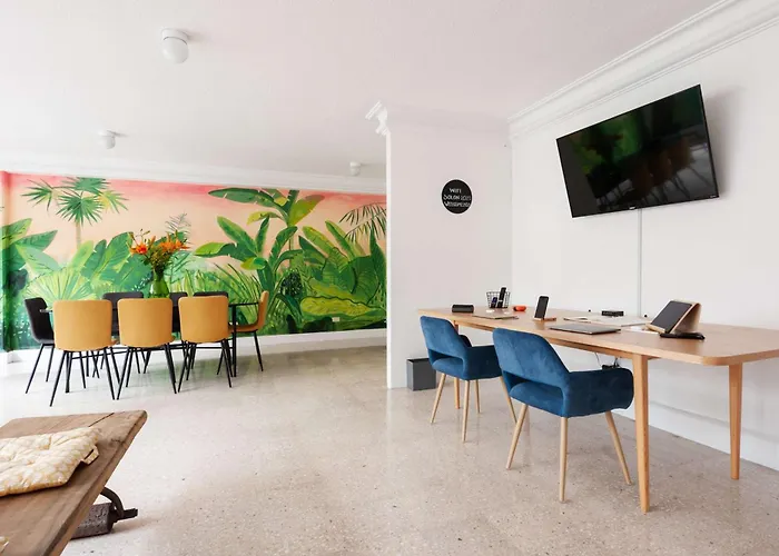 "the Palms Apartment" 4 Bedroom Remote Workers Paradise *